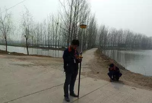 RTK測(cè)量我們用網(wǎng)絡(luò)/cors還是用電臺(tái)？要根據(jù)實(shí)際情況